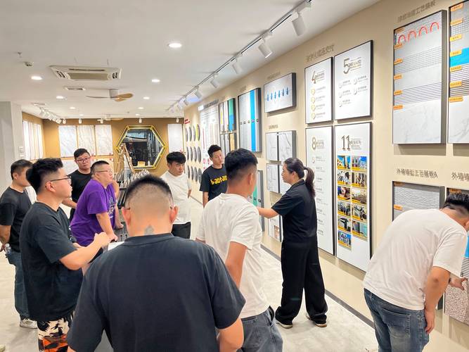 首先我们先说说行业的基本情况,外墙砖作为建筑外立面的核心装饰材料